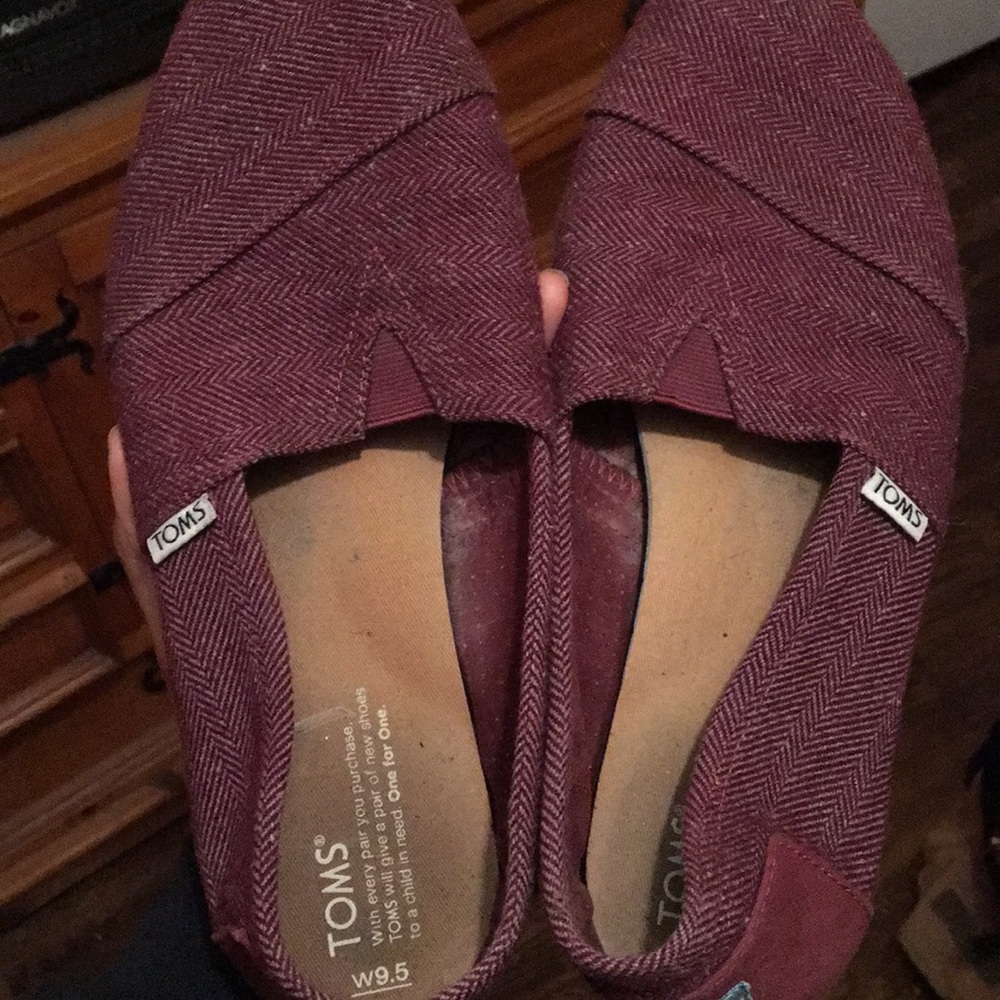 Toms